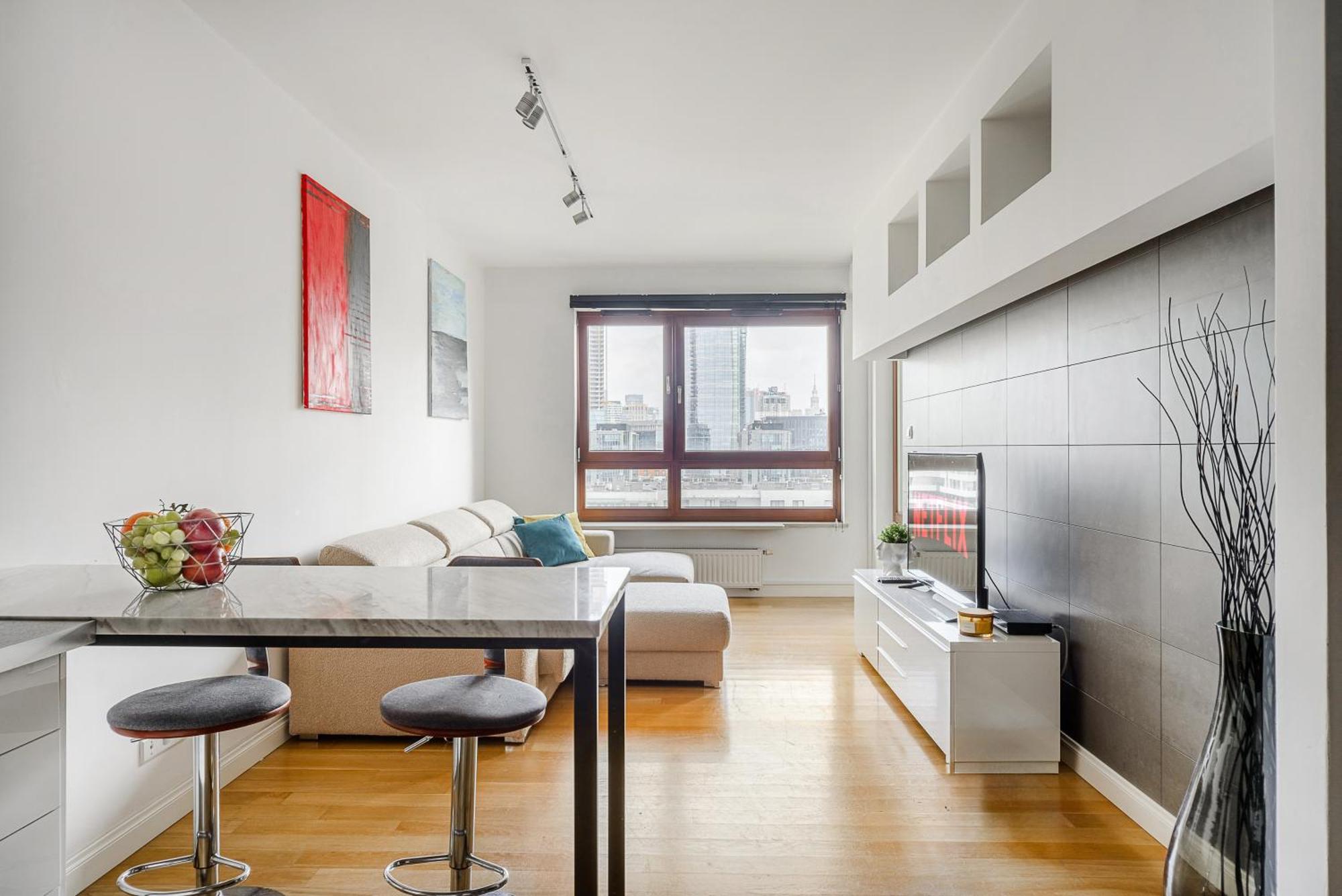 Butas Luxury In The Center Of With View From The 11th Floor *