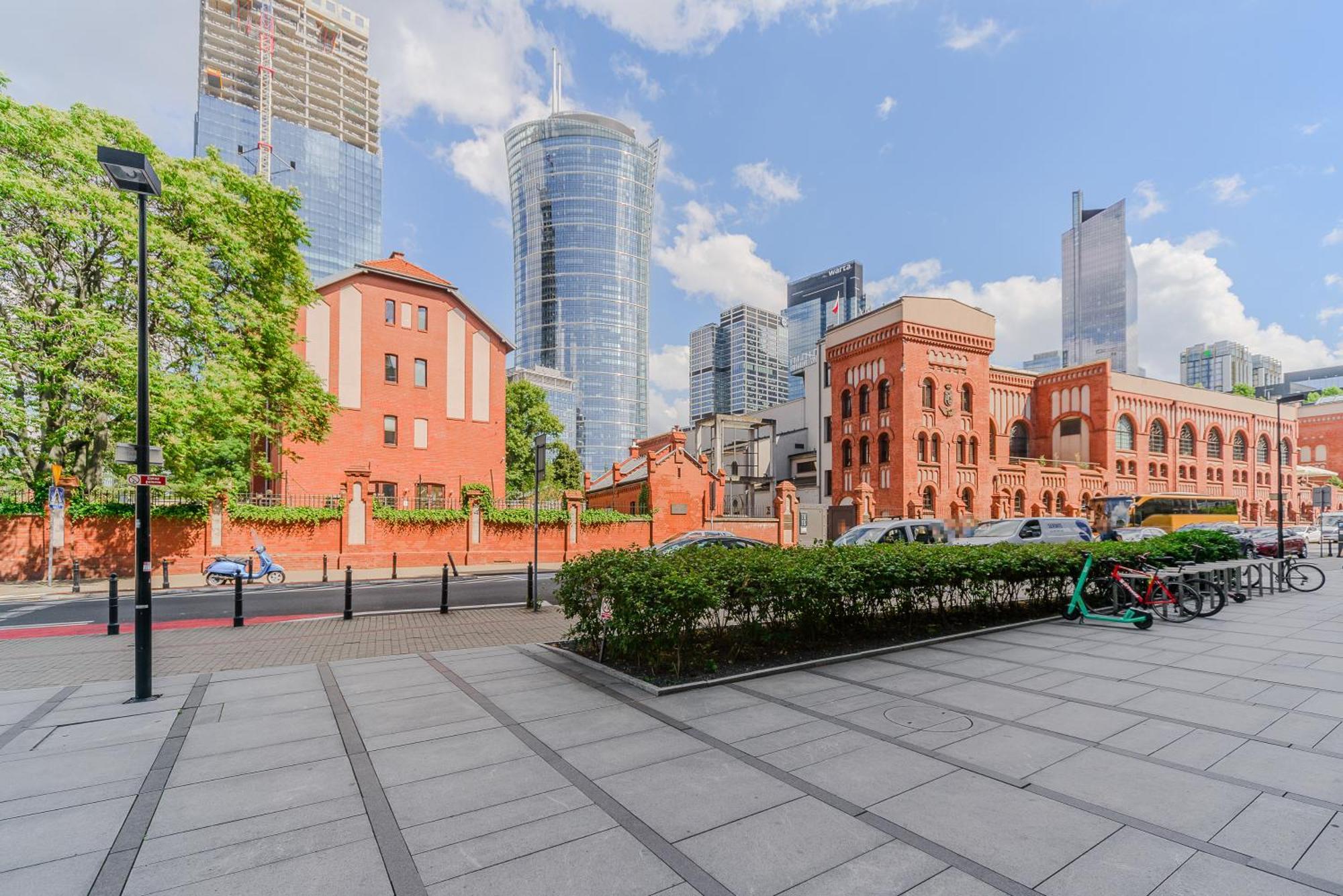 Butas Luxury In The Center Of With View From The 11th Floor
